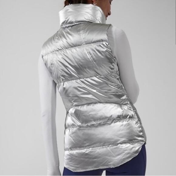 Athleta Silver Downtown Metallic Down Puffer Vest Silver Size M - Picture 2 of 13